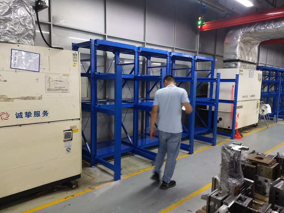 Our Pallet Pull-Out Units Let Your Teams Move Pallets Back and Forth Like Drawers, Even with a Full Load up to 1000kg.