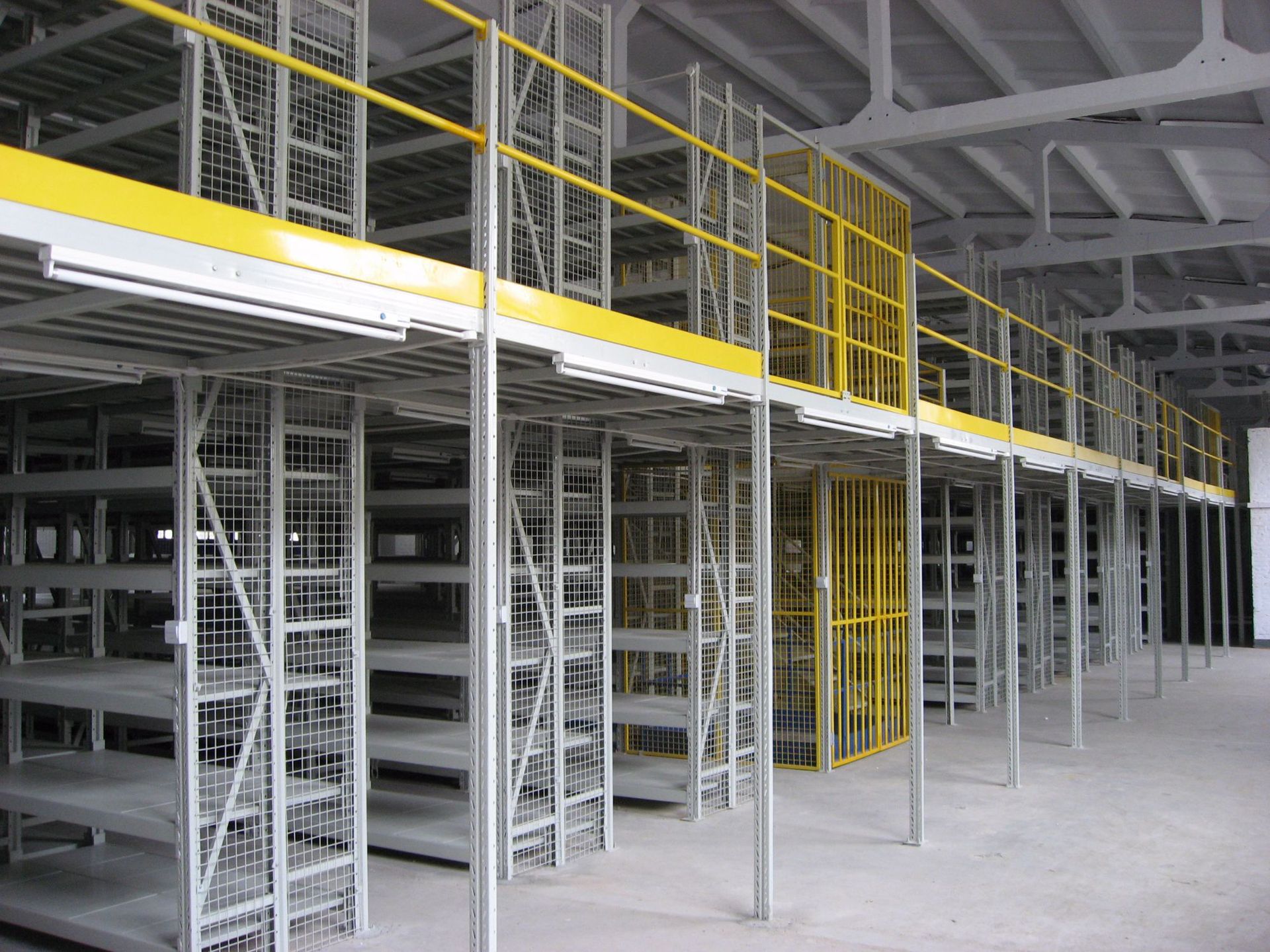 Peterack CE Certified Heavy Duty Supported Mezzanine Floor With Stair Steel Industrial Warehouse Floor Platform Pallet Racking