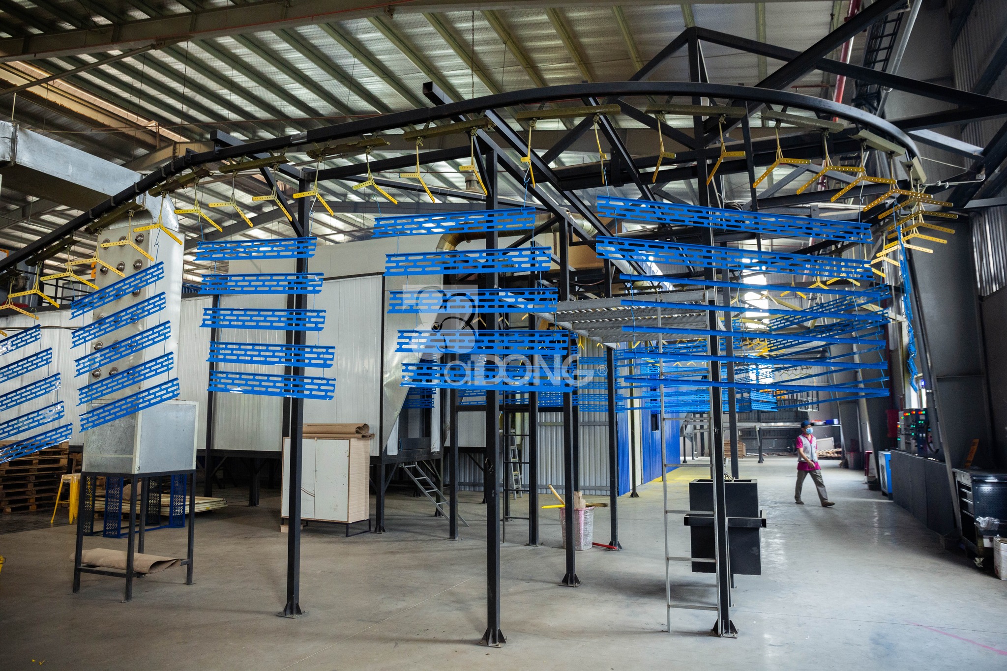 High Quality Custom Double-Sided Vertical Light Duty Metal Supermarket Shelf Gondola Shelving OEM Service Available Vietnam