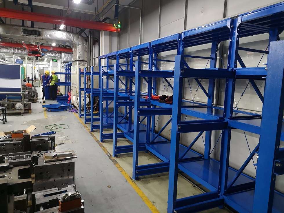 Our Pallet Pull-Out Units Let Your Teams Move Pallets Back and Forth Like Drawers, Even with a Full Load up to 1000kg.