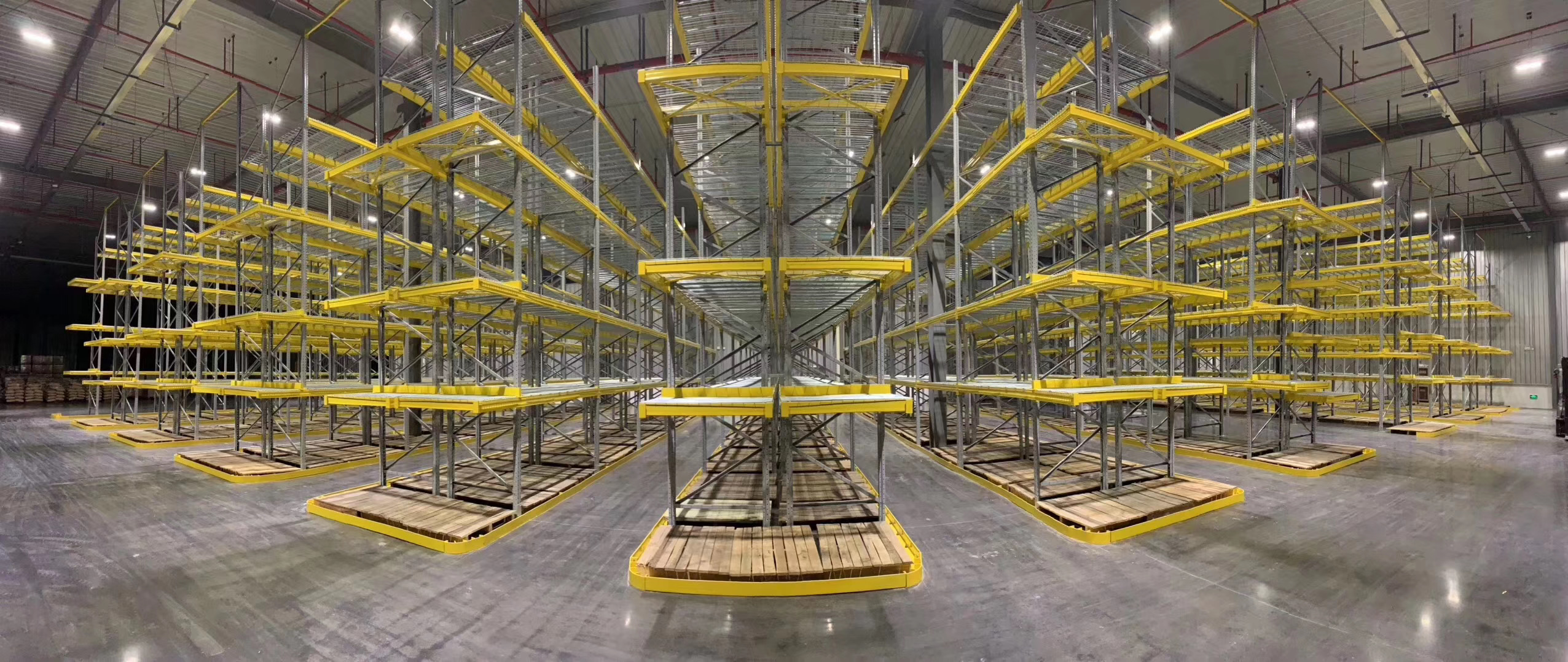 High Density Narrow Aisle Pallet Racking Adjustable Beam Steel Storage System Powder Coated for Warehouses