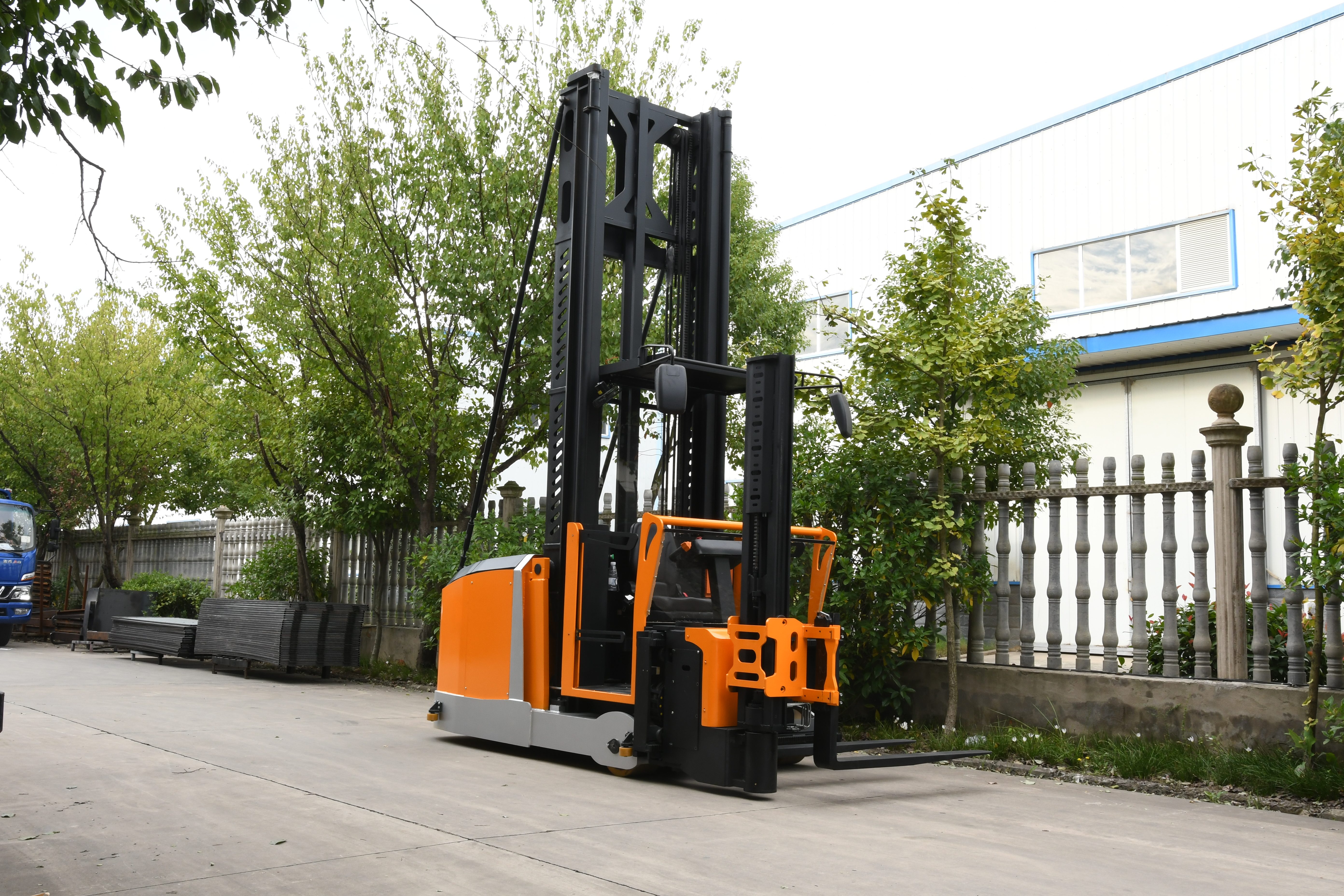 Narrow Aisle Turret Truck With Rising Cabin, Electric Articulated Stacker For High Rack Warehouse Storage And Retrieval