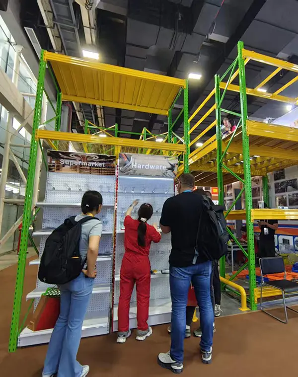 Technical discussion with Latin American warehouse operators