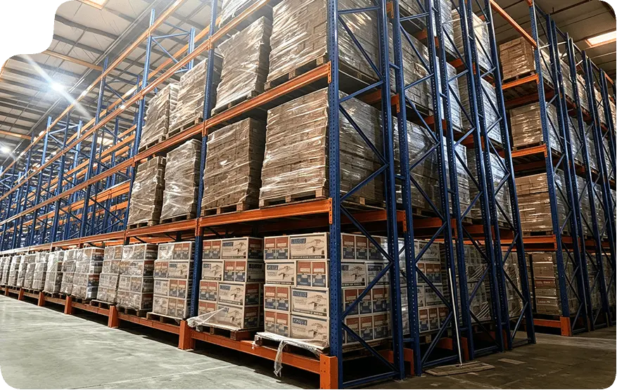 Medium-duty longspan wire mesh shelves for warehouse distribution