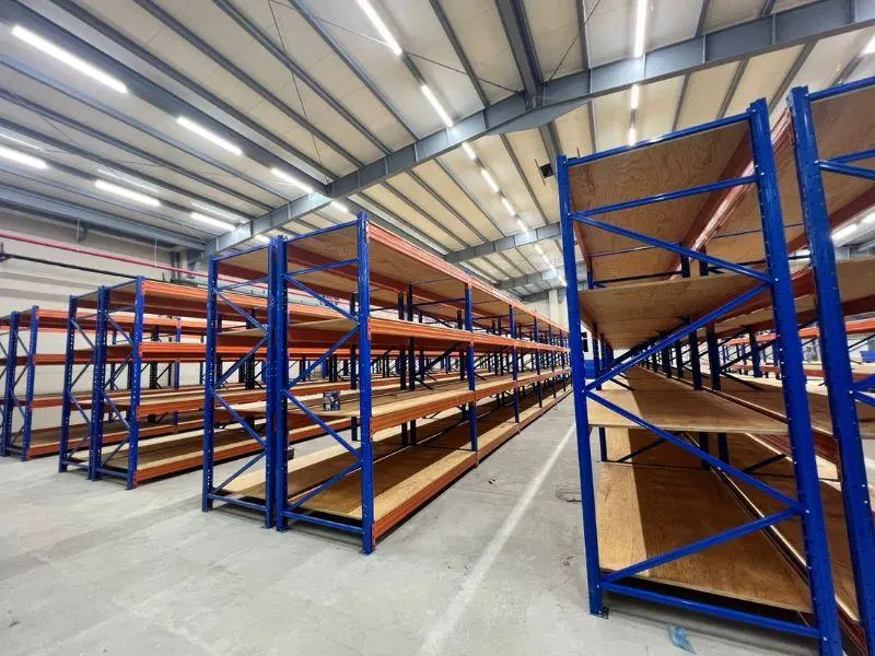 Retail and e-commerce picking storage