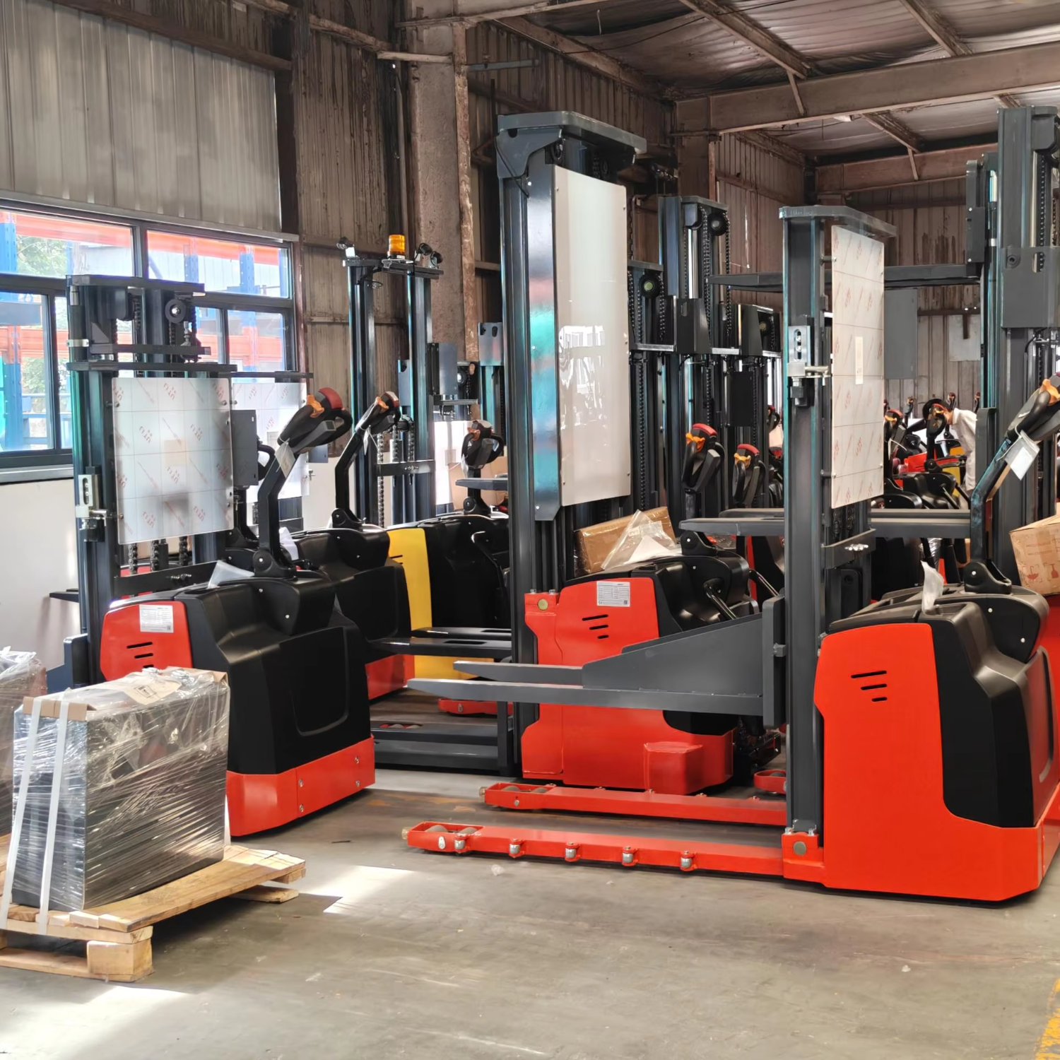 MiMA 3-way Tri-Lateral Stacker Steel Supports 0.8/1.2/1.6 Ton Load Lifting Height 3m-18m Solid Steel Floor for High Rack