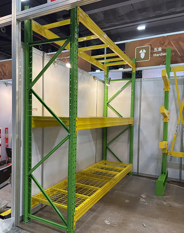Warehouse storage solution advisory team at trade pavilion