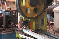 Clipping machine